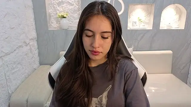 Nikka Tx online show from November 19, 2025, 3:06 am