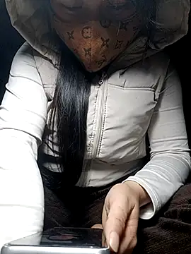 Snapshot of yoyo-mi chatting on February 3, 2026, 2:21 am yoyo-mi online show from February 3, 2026, 2:21 am