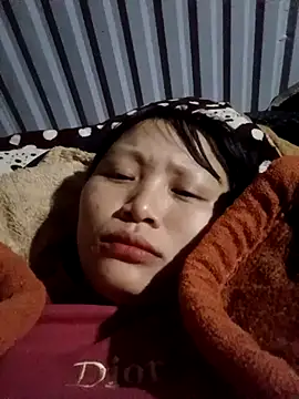 yoyo-mi online show from November 4, 2025, 8:23 pm