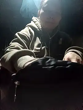 yoyo-mi online show from December 22, 2025, 1:11 pm