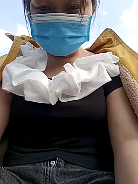 Snapshot of yoyo-mi chatting on March 2, 2026, 9:49 am yoyo-mi online show from March 2, 2026, 9:49 am