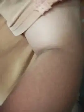 Snapshot of -Hazel-123 chatting on October 30, 2025, 2:10 am -Hazel-123 online show from October 30, 2025, 2:10 am