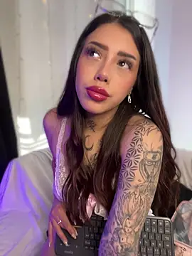 AshleyWinslow online show from April 10, 2026, 2:02 pm