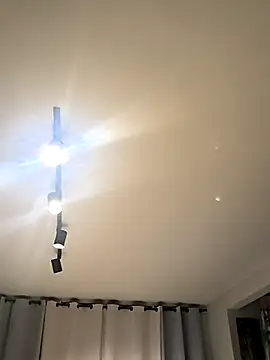 Sara-215 online show from February 6, 2026, 4:30 am