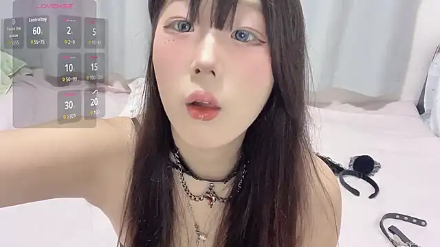 zhnlky online show from November 10, 2025, 2:11 pm