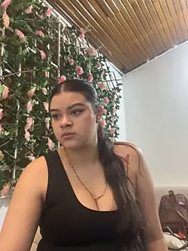 Snapshot of Tharafresneda_ chatting on October 31, 2025, 4:47 pm Tharafresneda  online show from October 31, 2025, 4:47 pm