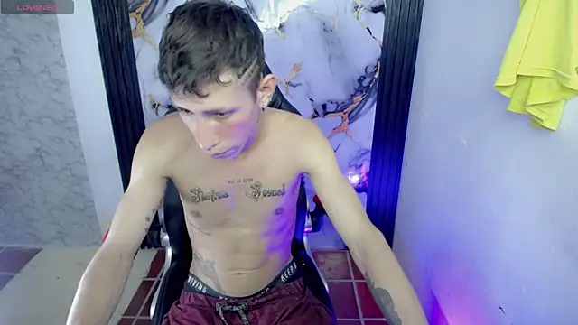 The latin boy online show from November 29, 2025, 7:58 pm