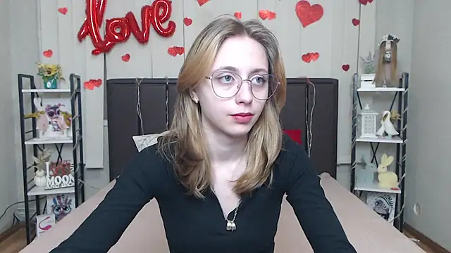 TracyLll online show from February 20, 2026, 6:26 am