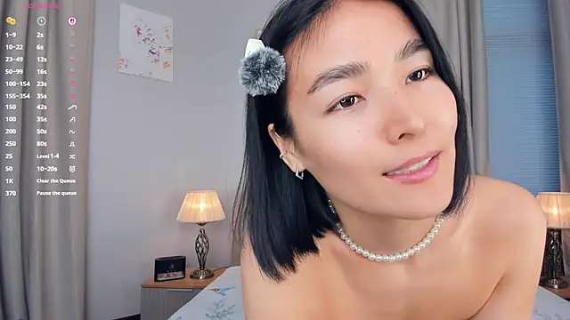 Snapshot of MarieOhler chatting on October 30, 2025, 7:17 am MarieOhler online show from October 30, 2025, 7:17 am