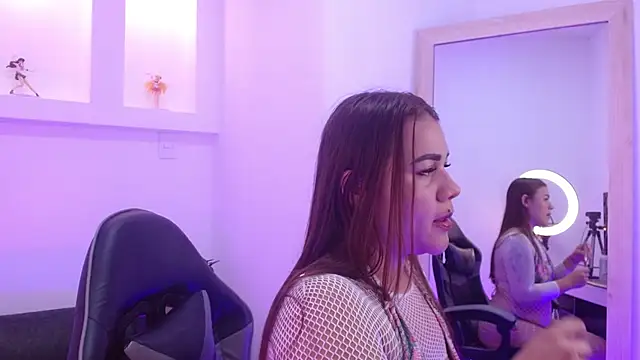 Snapshot of barbara_as chatting on November 1, 2025, 2:44 pm barbara as online show from November 1, 2025, 2:44 pm