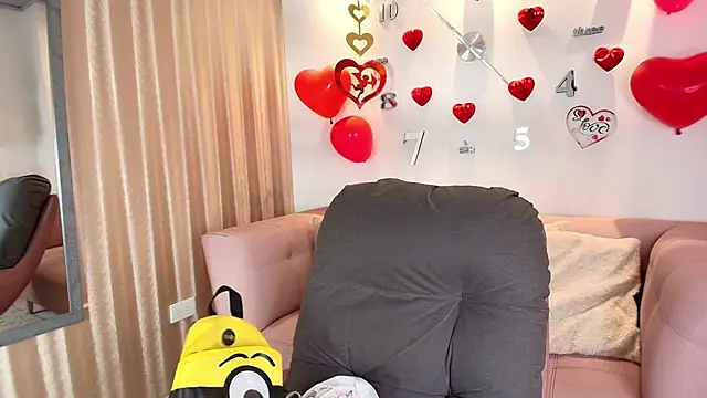 KamyGlam online show from February 27, 2026, 8:08 pm