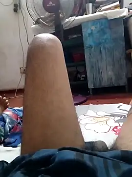 Snapshot of Illi08 chatting on October 28, 2025, 7:35 pm Illi08 online show from October 28, 2025, 7:35 pm