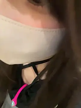 eroeroMiYUeroeo online show from November 18, 2025, 3:48 pm