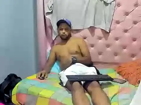 Snapshot of LeoAndNataly chatting on October 30, 2025, 2:32 am LeoAndNataly online show from October 30, 2025, 2:32 am