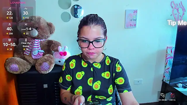 Emma boo online show from March 12, 2026, 5:17 pm