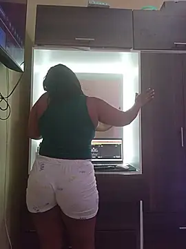 Snapshot of Diosa339 chatting on November 12, 2025, 2:10 pm Diosa339 online show from November 12, 2025, 2:10 pm