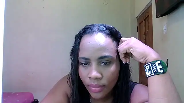 Snapshot of Diosa339 chatting on November 6, 2025, 2:43 pm Diosa339 online show from November 6, 2025, 2:43 pm