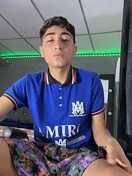 Snapshot of MathieuAGT chatting on October 31, 2025, 11:44 pm MathieuAGT online show from October 31, 2025, 11:44 pm