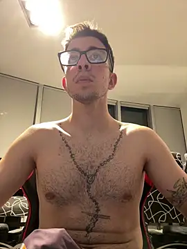 Snapshot of Leeosex chatting on October 29, 2025, 12:20 am Leeosex online show from October 29, 2025, 12:20 am