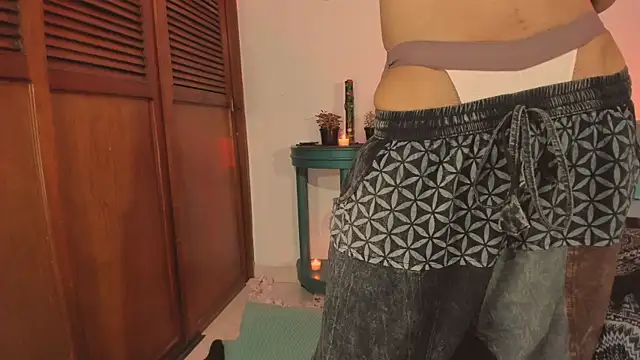 estmonnn online show from November 9, 2025, 12:25 am