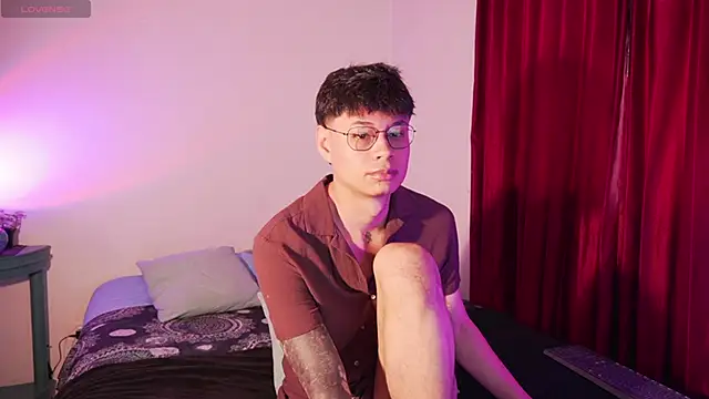 estmonnn online show from April 13, 2026, 10:36 pm