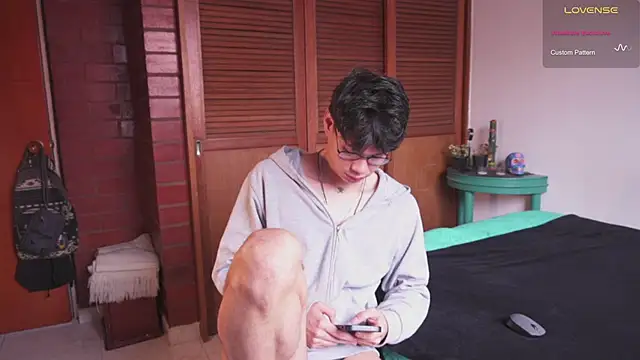 estmonnn online show from March 23, 2026, 3:56 pm