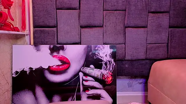 Im-Lola online show from February 20, 2026, 8:44 pm