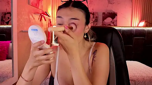 Im-Lola online show from March 5, 2026, 8:38 pm