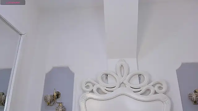 roxana scott1 online show from March 3, 2026, 3:46 am