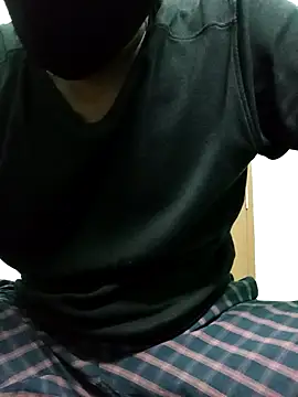 TamilWildBee online show from November 17, 2025, 5:28 pm