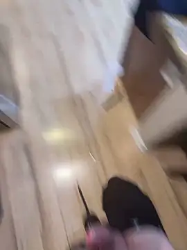 Snapshot of maxtmxx chatting on December 22, 2025, 11:54 am maxtmxx online show from December 22, 2025, 11:54 am