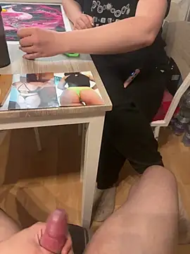 Teeny-Slut18 online show from June 15, 2026, 7:19 am