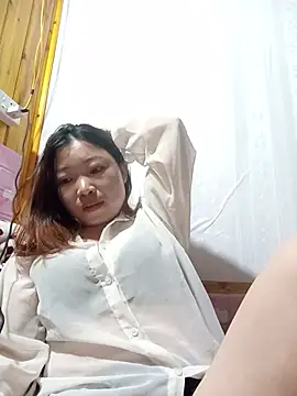julybe online show from June 5, 2026, 3:18 pm