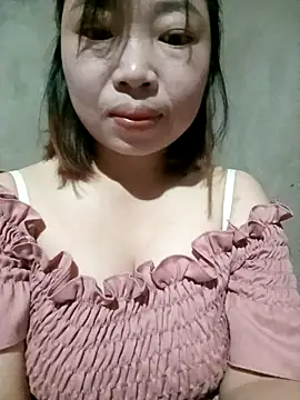 julybe online show from November 4, 2025, 6:39 am