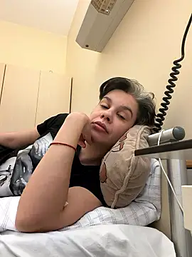 Carolineisback online show from February 2, 2026, 8:02 am