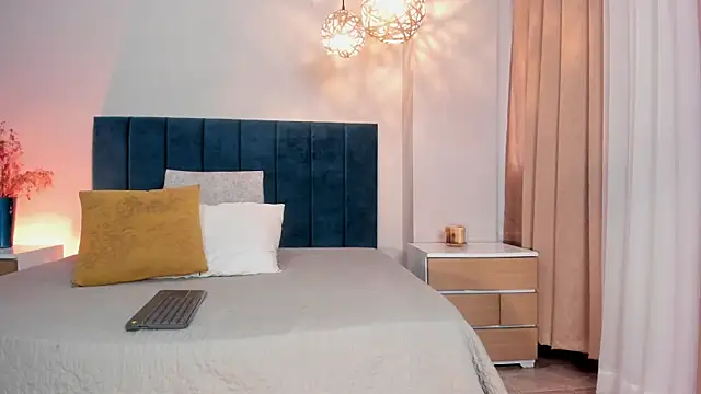 HannaaWells online show from March 30, 2026, 2:40 pm