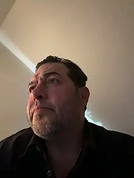 ezrah23 online show from January 14, 2026, 6:44 pm