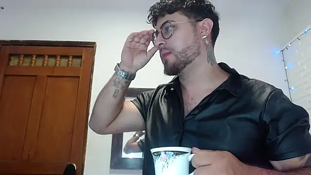 Andrew Foxx1 online show from October 30, 2025, 2:14 pm