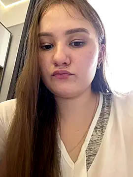 Regina Lynne online show from October 31, 2025, 9:28 am