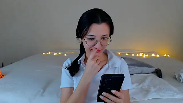 Dorotty  online show from November 2, 2025, 2:16 am