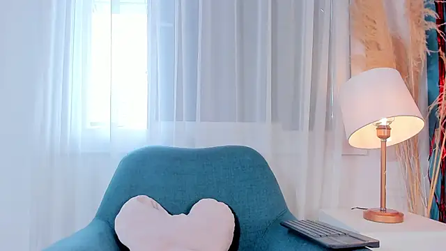 Snapshot of LahanaKimish chatting on February 15, 2026, 5:23 pm LahanaKimish online show from February 15, 2026, 5:23 pm