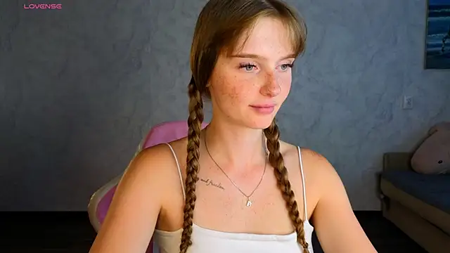 Lovelly molly1 online show from July 18, 2026, 3:53 pm