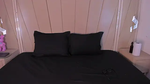 Snapshot of lexiee__ chatting on January 7, 2026, 11:59 am lexiee online show from January 7, 2026, 11:59 am