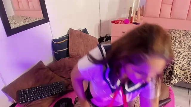 Evaa white online show from February 21, 2026, 12:40 pm