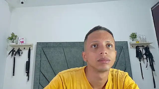 Snapshot of DamianandEva chatting on July 6, 2026, 12:45 pm DamianandEva online show from July 6, 2026, 12:45 pm