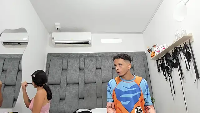 DamianandEva online show from November 8, 2025, 12:42 pm