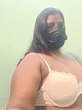 Snapshot of tamil_Nithya_J chatting on June 18, 2026, 5:18 pm tamil Nithya J online show from June 18, 2026, 5:18 pm