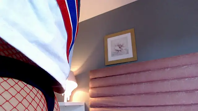 Snapshot of RavynRouge_ chatting on December 15, 2025, 1:06 pm RavynRouge online show from December 15, 2025, 1:06 pm