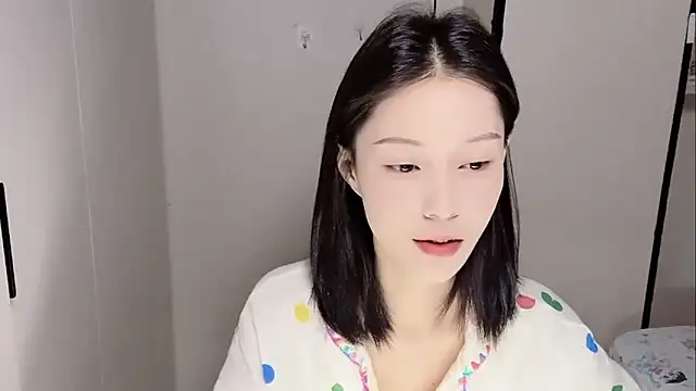 yuyu-33 online show from November 25, 2025, 1:28 am