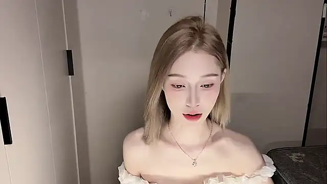 Snapshot of yuyu-33 chatting on February 5, 2026, 11:28 am yuyu-33 online show from February 5, 2026, 11:28 am